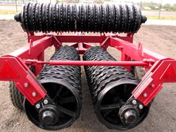 Compacting preseeding roller